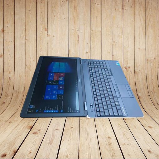 Dell latitude e6540 Core i5 Likenew